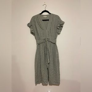 Max Studio size M checkered dress with pockets